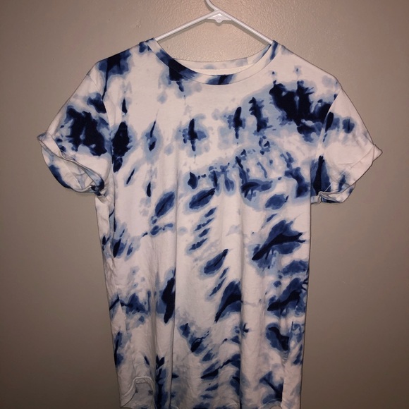 Hollister Other - Hollister Curved Hem T-Shirt